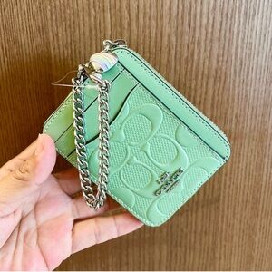 Coach Zip Card Case In Signature Leather With Heart Charm Green